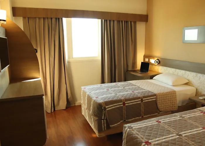 Hotel 10 Palmas
